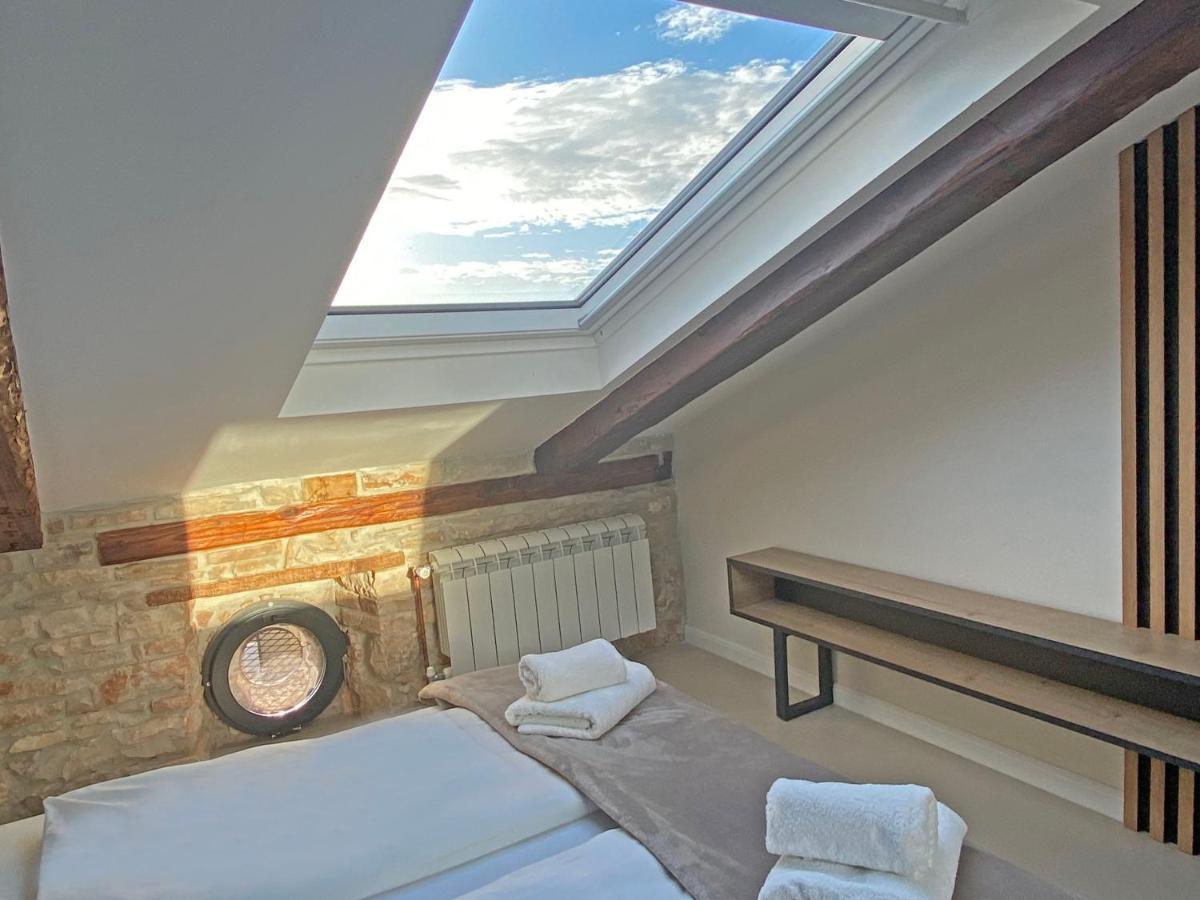 Castropola Views With Private Parking Appartement Buitenkant foto