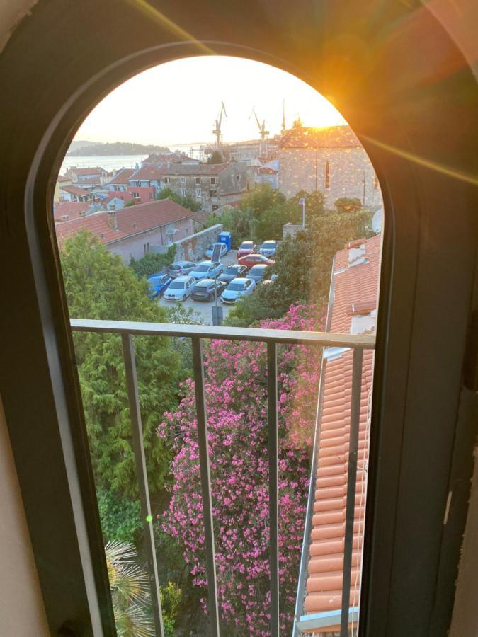 Castropola Views With Private Parking Appartement Buitenkant foto