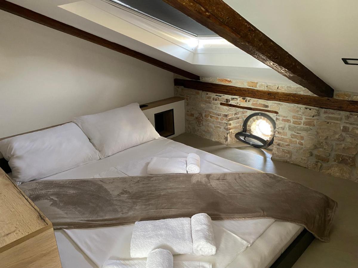 Castropola Views With Private Parking Appartement Buitenkant foto